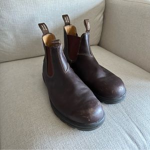 Blundstone 550 Leather Classic Chelsea Boot Walnut Brown Men’s Size 12